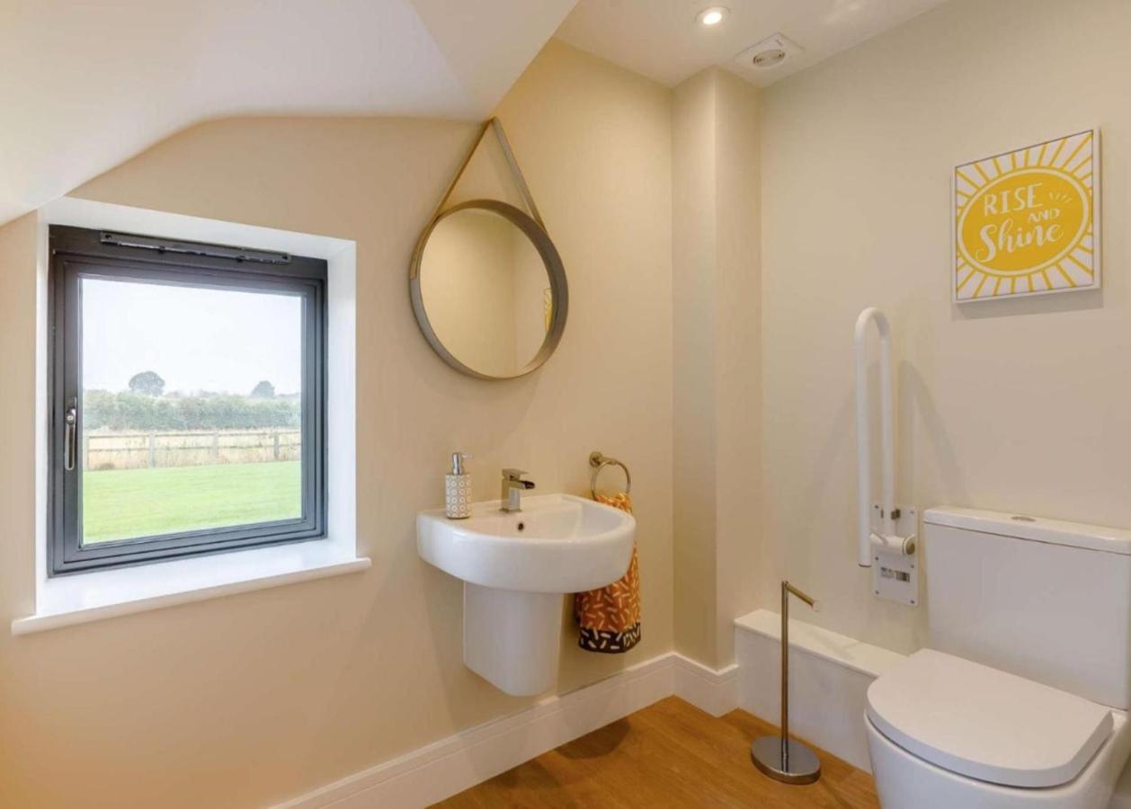 Fawn Cottage Disabled Adapted 3 Bedroom Hot Tub Coughton Екстериор снимка